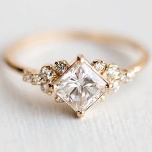 NEW 18K YELLOW GOLD DIAMOND PRINCESS RING